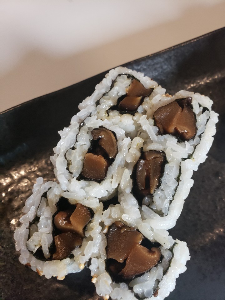 shitake mushroom roll