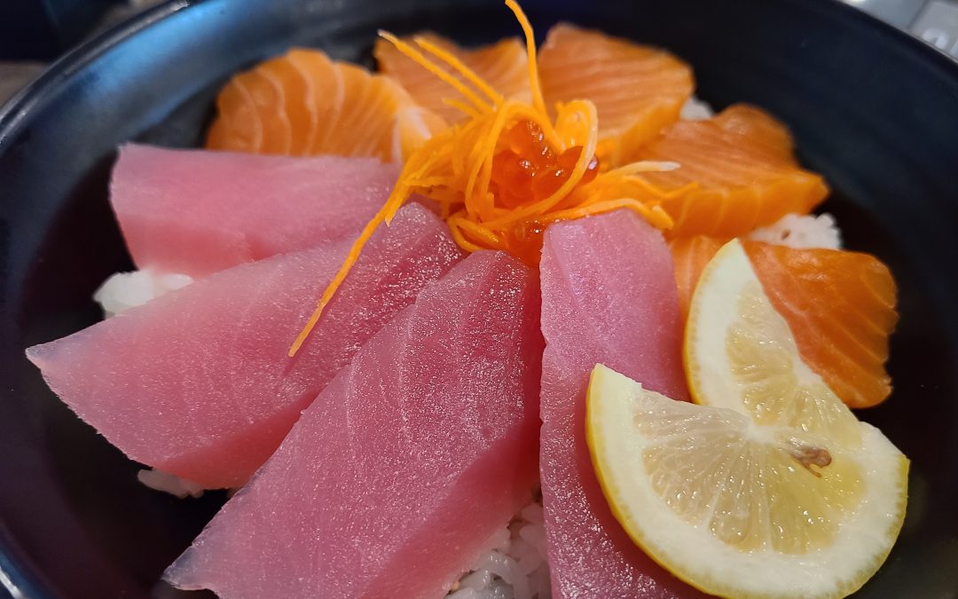 Tuna and Salmon Donburi (8pc)