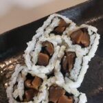 Shitake Mushroom Roll (6pc) 🅥